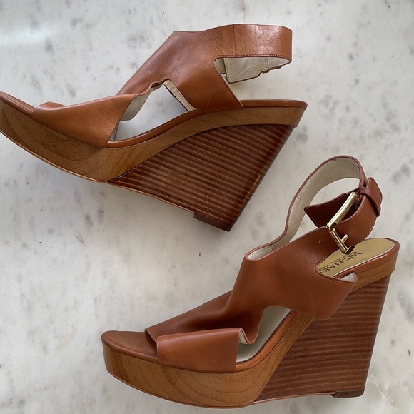 MICHAEL Michael Kors Brown Leather Josephine Wedge Sandals Size 9 - Picture 4 of 7